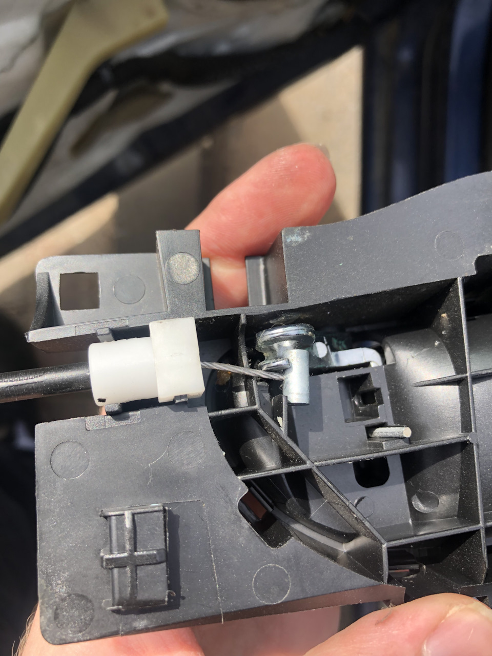 peugeot 308 ручка передней двери не открывается — Peugeot 308 (1G), 1,6 ...