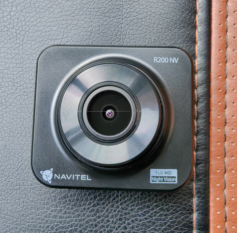 Видеорегистратор navitel r200 nv Видеорегистратор navitel r200 nv