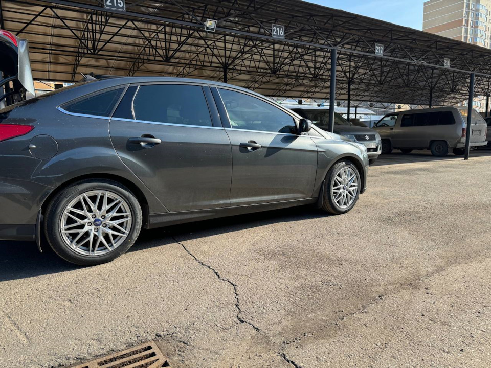 Новые диски и резина — Ford Focus Sedan III, 1,6 л, 2019 года ...