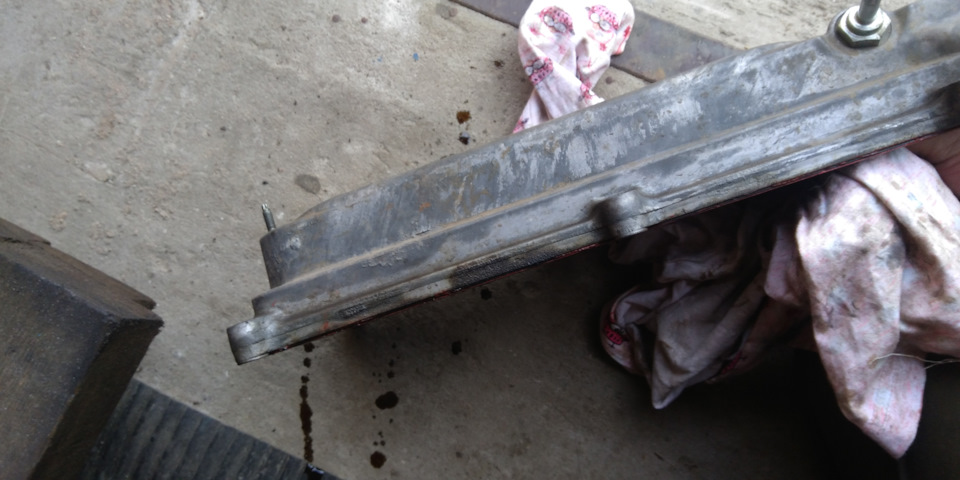 Смена прокладки клапанной крышки и масла — Toyota Kluger, 2,4 л, 2001 ...