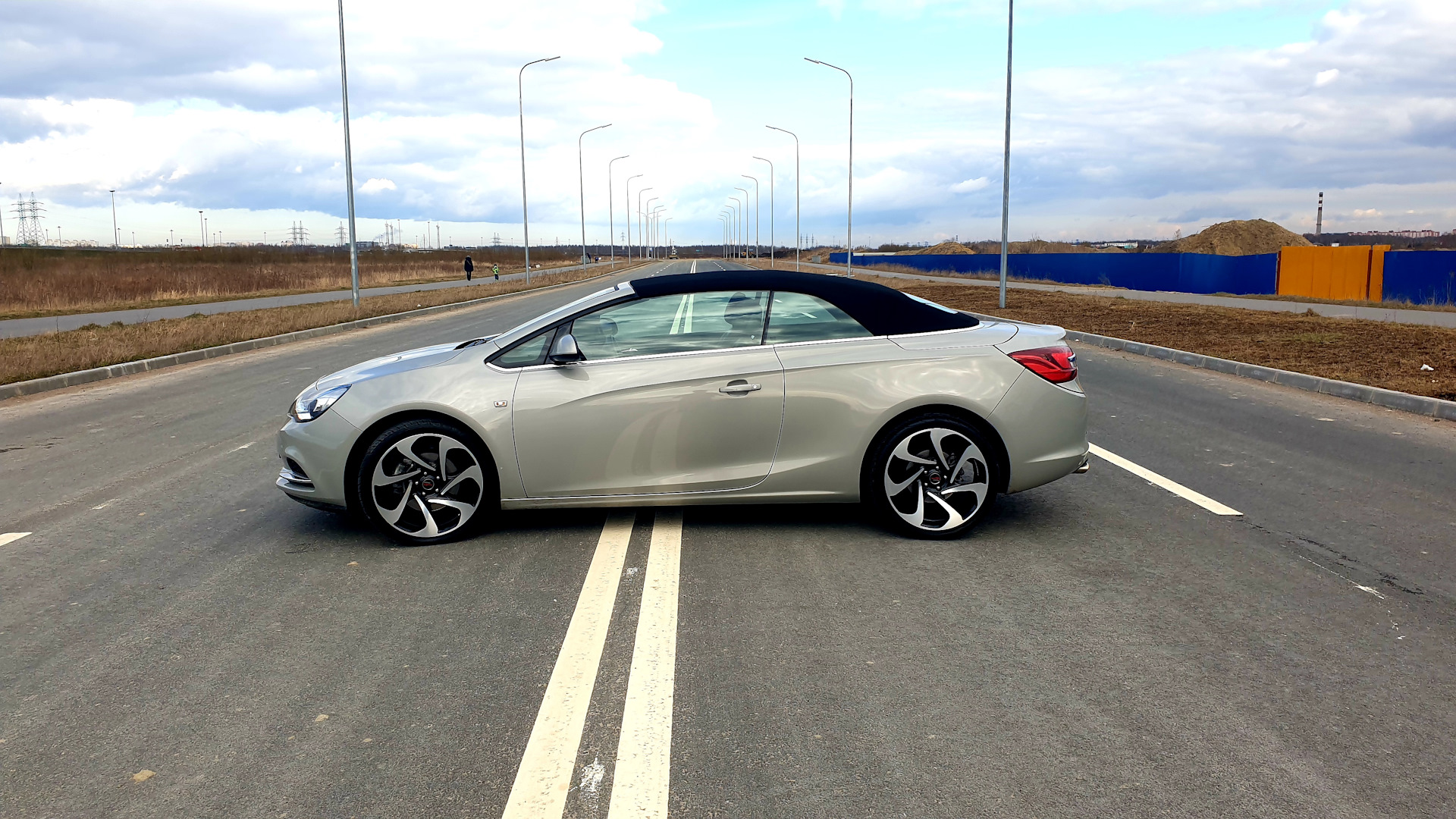 Шины opel cascada. Опель каскада. Опель каскада 2022. Каскад машина. Опель каскада серая.