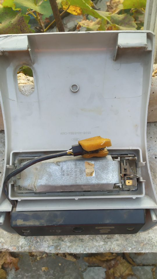 Плафон освещения с часами на Ford Sierra. Б/у | 1 000 ₽ в городе ...