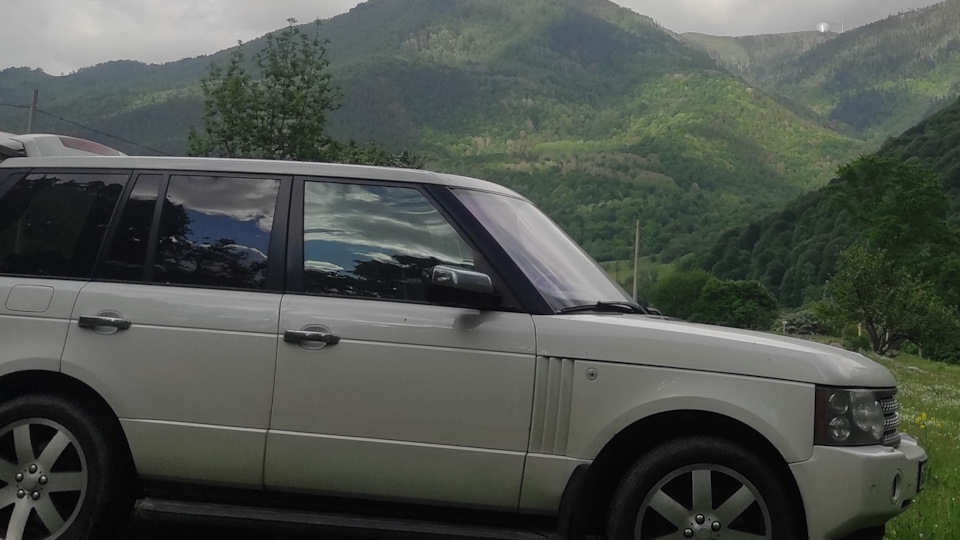 Щелчки при торможении в районе подлокотника. — Land Rover Range Rover ...