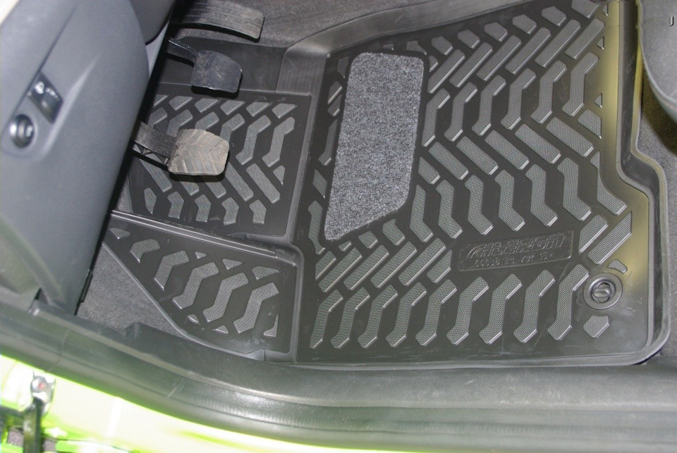 Коврики — Lada Vesta SW (1G), 1,8 л, 2019 года | просто так | DRIVE2