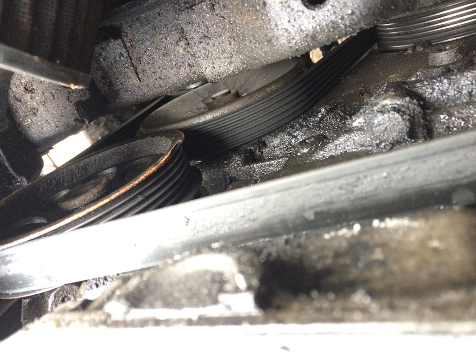 Замена приводного ремня оказалась не так уж и сложна. Покрасней мере ...