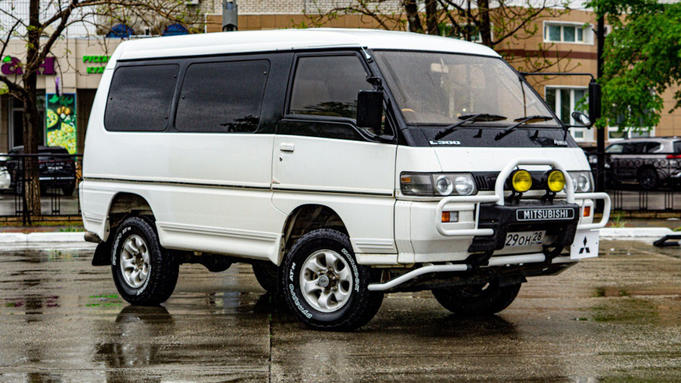 Mitsubishi Delica