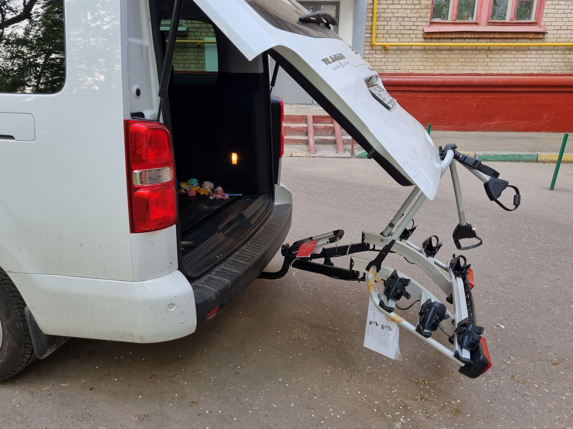 багажник для велосипедов на фаркоп Atera Strada DL3 — Peugeot Traveller ...