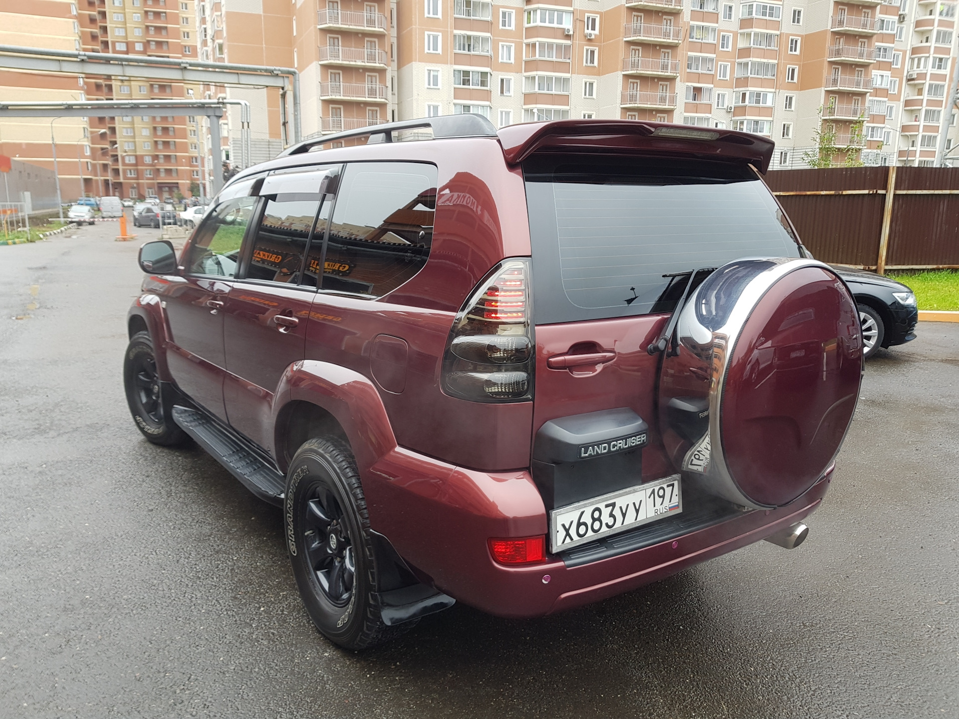 Тойота прадо авито. Toyota Land Cruiser 120 бордовый. Бордовый Land Cruiser Prado 120. Тойота Прадо 120 вишневый. Прадо 120 бордовый.