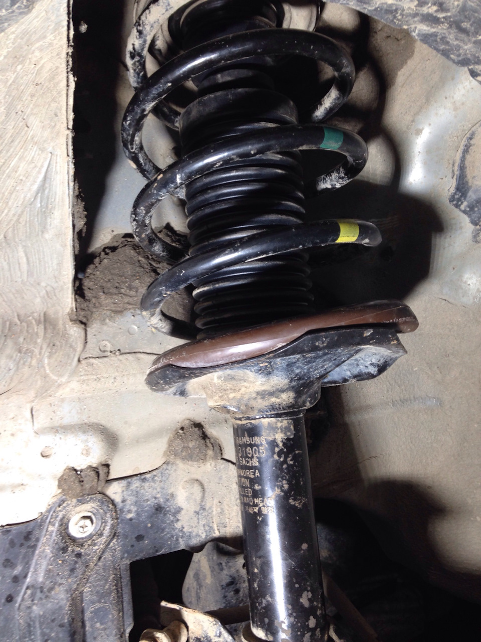 стойка передняя almera classic