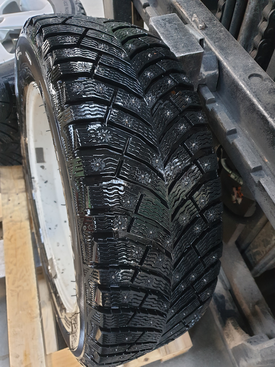 Michelin X-Ice North 4 после второго сезона. Схема перестановки колес ...