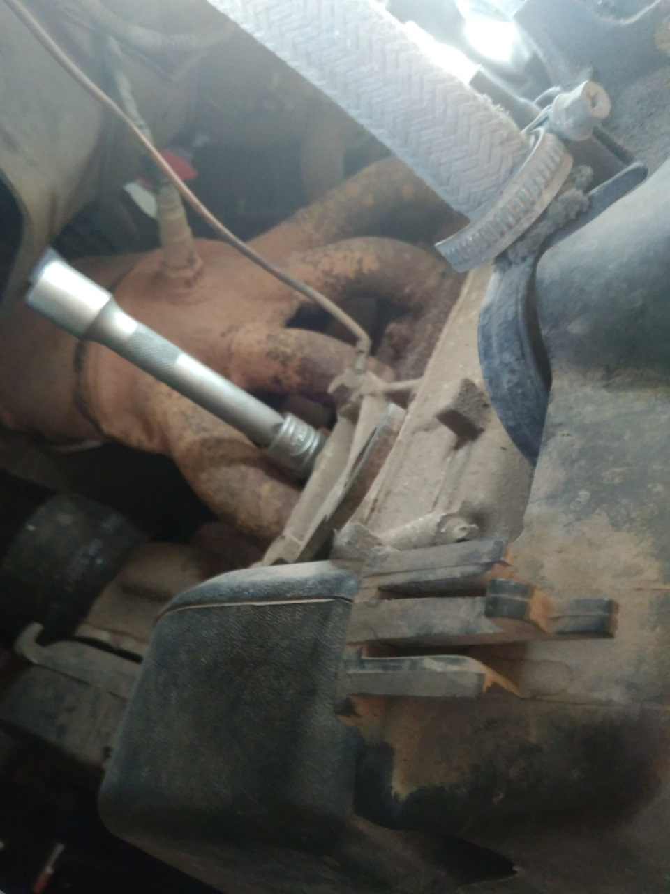 Замена катколлектора на коллектор с пламегасителем — Lada Калина ...