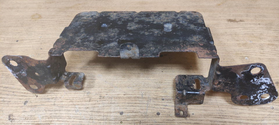 Ремонт тросов электроручника — Renault Laguna III, 1,5 л, 2008 года ...