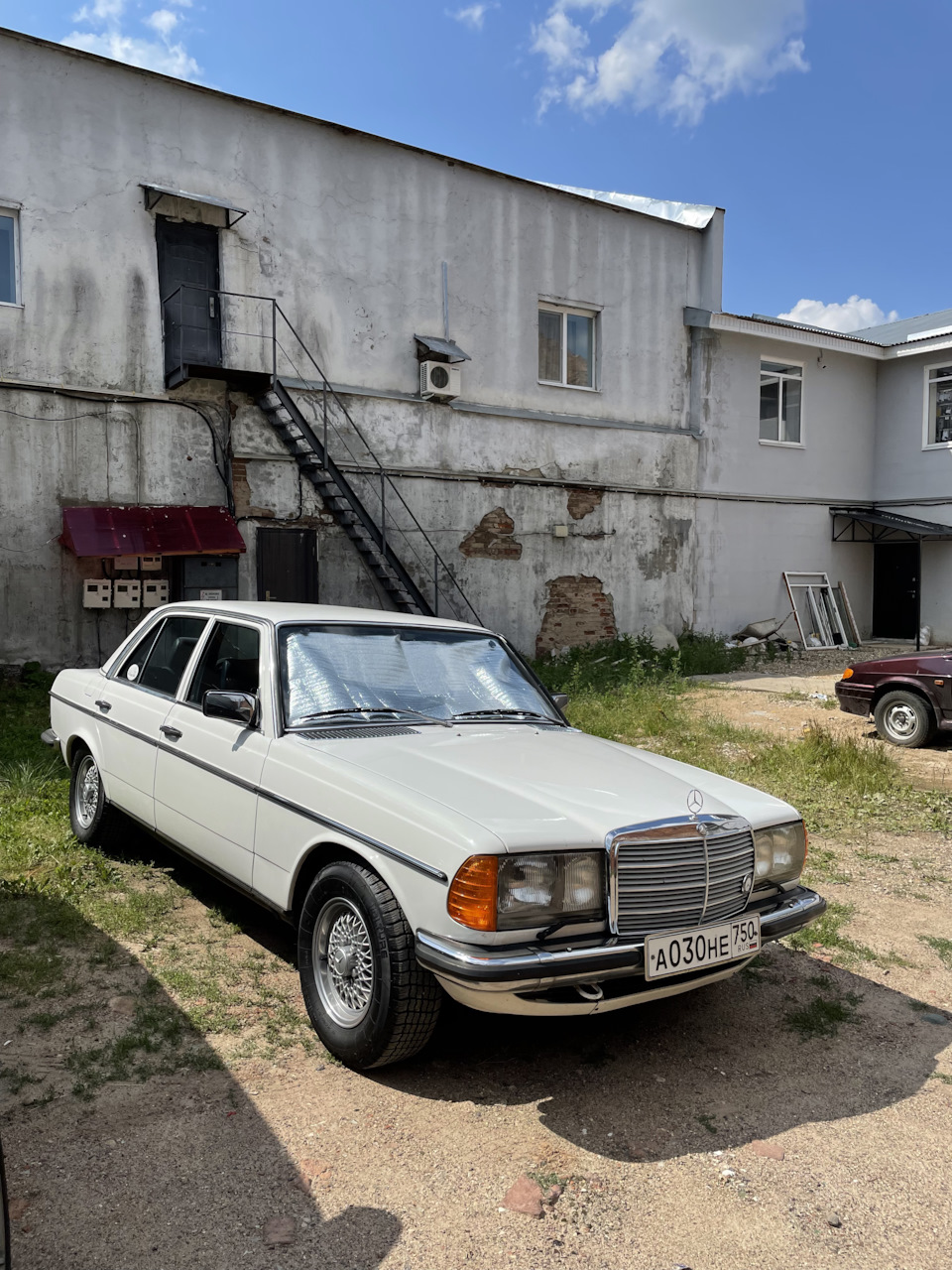 Прокатились на Беляше и порадовали окружающих! — Mercedes-Benz W123, 2,3 л,  1984 года | другое | DRIVE2