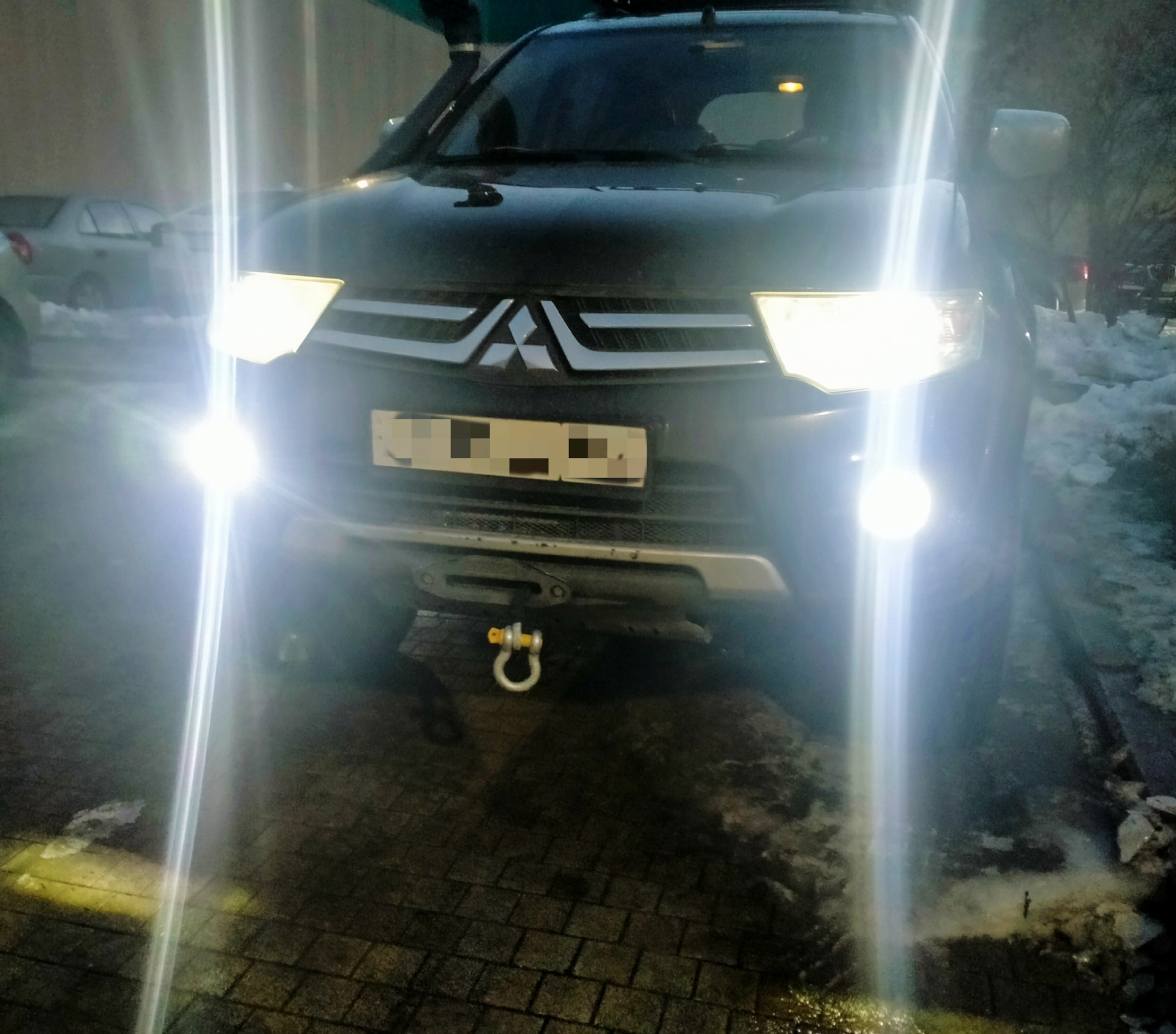 Светодиодные противотуманки — Mitsubishi Pajero Sport (2G), 2,5 л, 2014 ...
