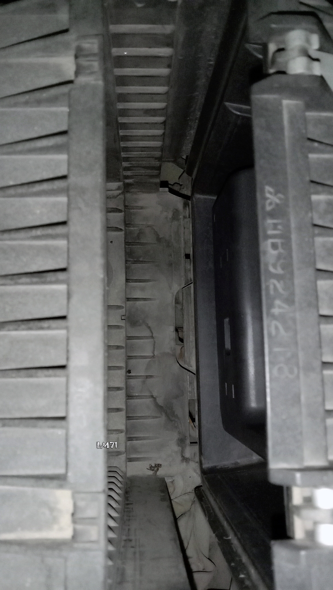 Замена переднего левого датчика ABS и тормозной жидкости. Замена масла ...