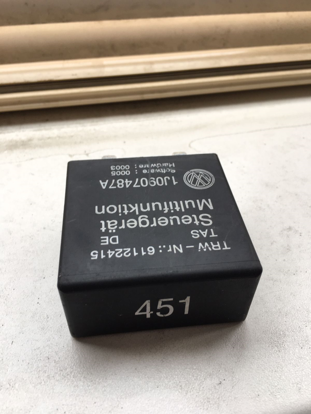 Реле 451. Реле 451. Реле 451 фольксваген. Реле 451. Реле hella 4rd 933 332-611.