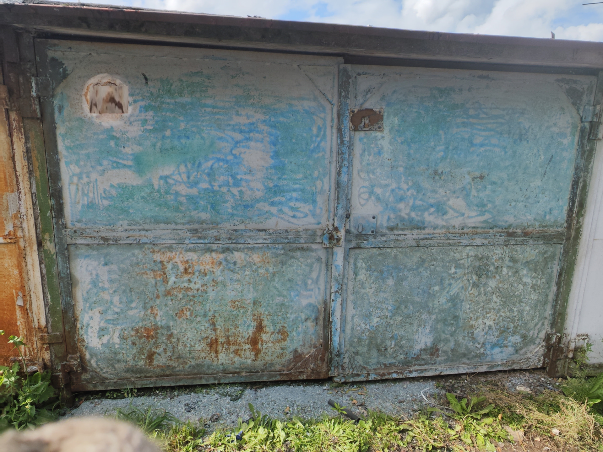 Покраска гаража резиновой краской — Renault Duster (1G), 1,5 л, 2017 ...