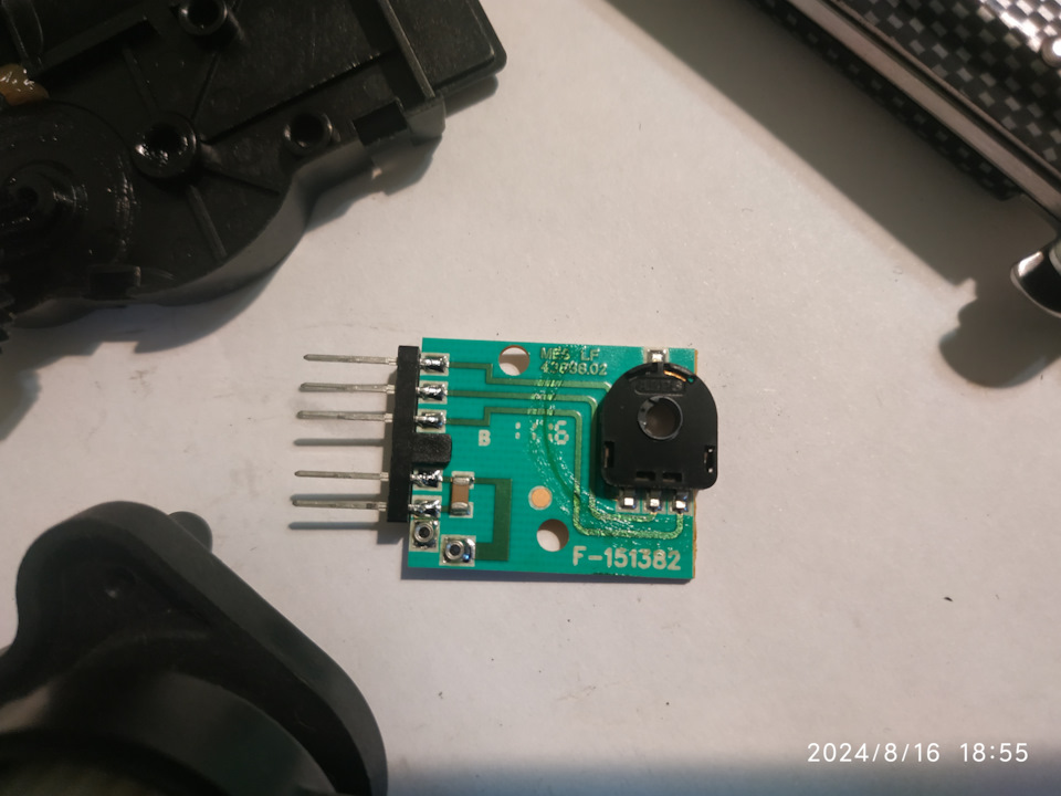 Снять крышку, протереть, собрать обратно. Легко. — Volkswagen Polo Sedan