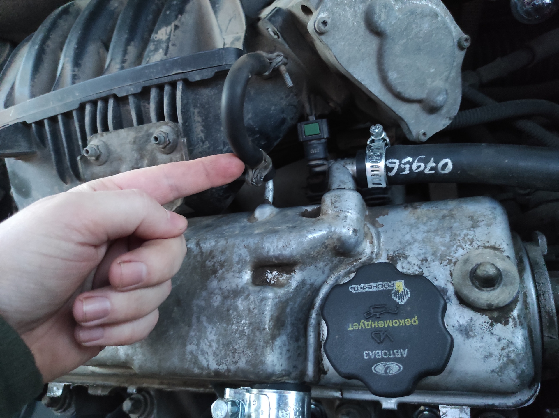 Масло в в гофре и на воздушном фильтре — Lada Гранта, 1,6 л, 2013 года ...