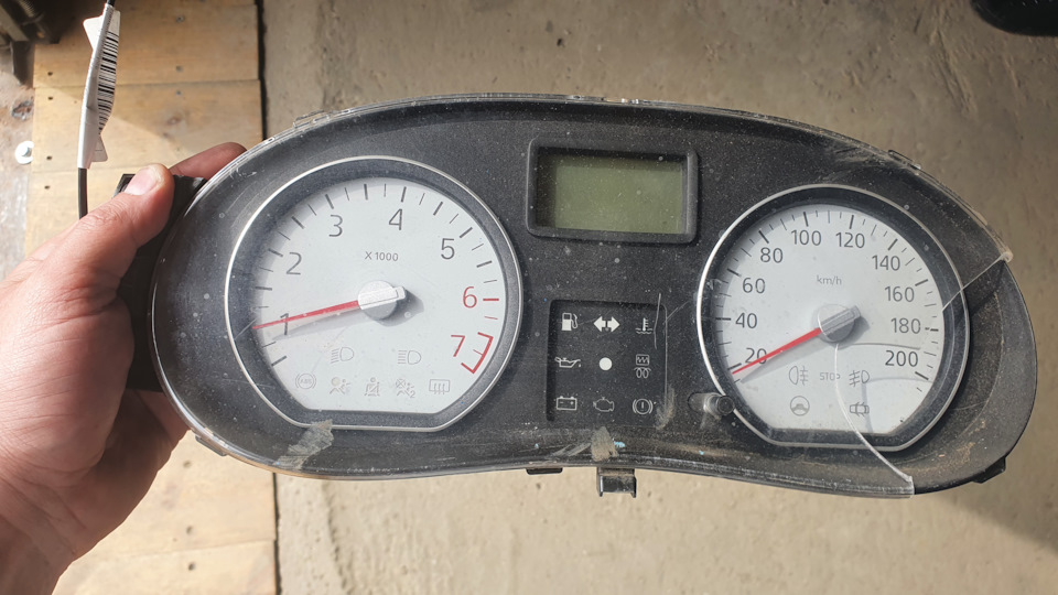 Повторный ребилд приборной панели — Lada Ларгус, 1,6 л, 2013 года ...