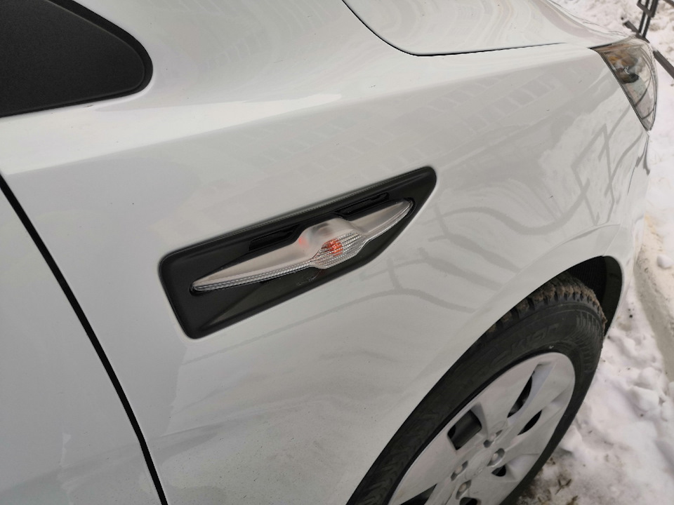 Светодиоды в боковые поворотники — KIA Rio (3G), 1,6 л, 2017 года ...