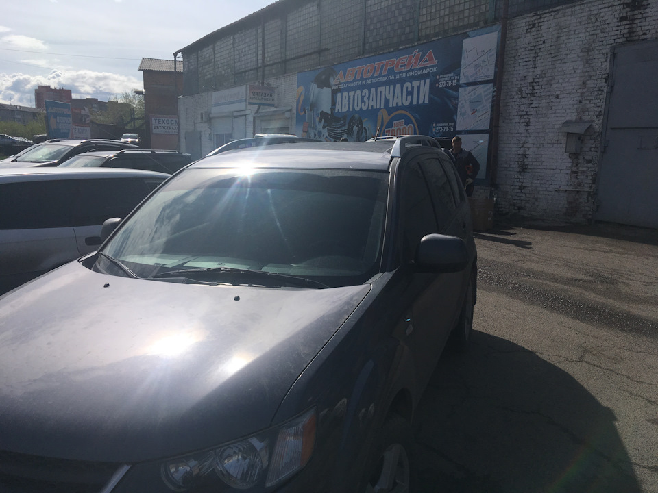 Замена лобового стекла XYG — Mitsubishi Outlander XL, 3 л, 2007 года ...