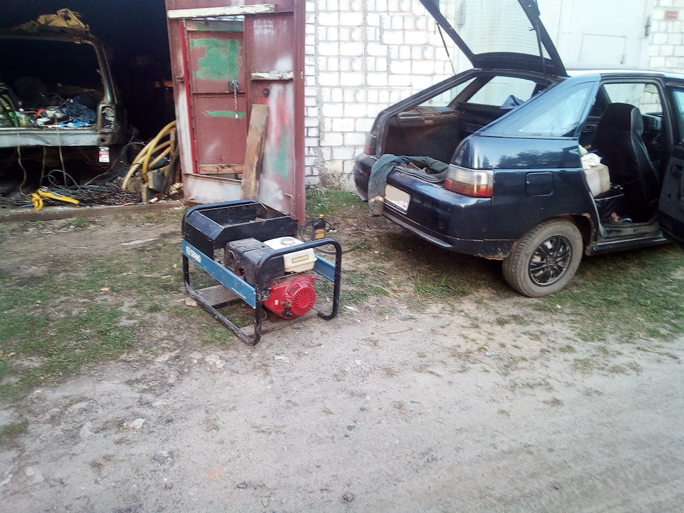 А вот и спаситель проекта! — Lada 2131