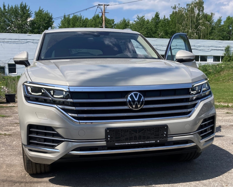 Volkswagen Touareg и светодиодный рестайлинг — Авторевю