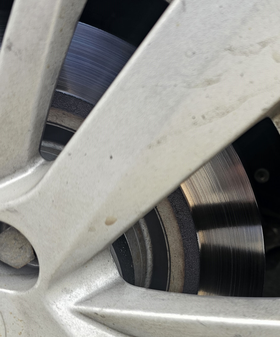 После 1го заезда — Lada Гранта Лифтбек (2G)