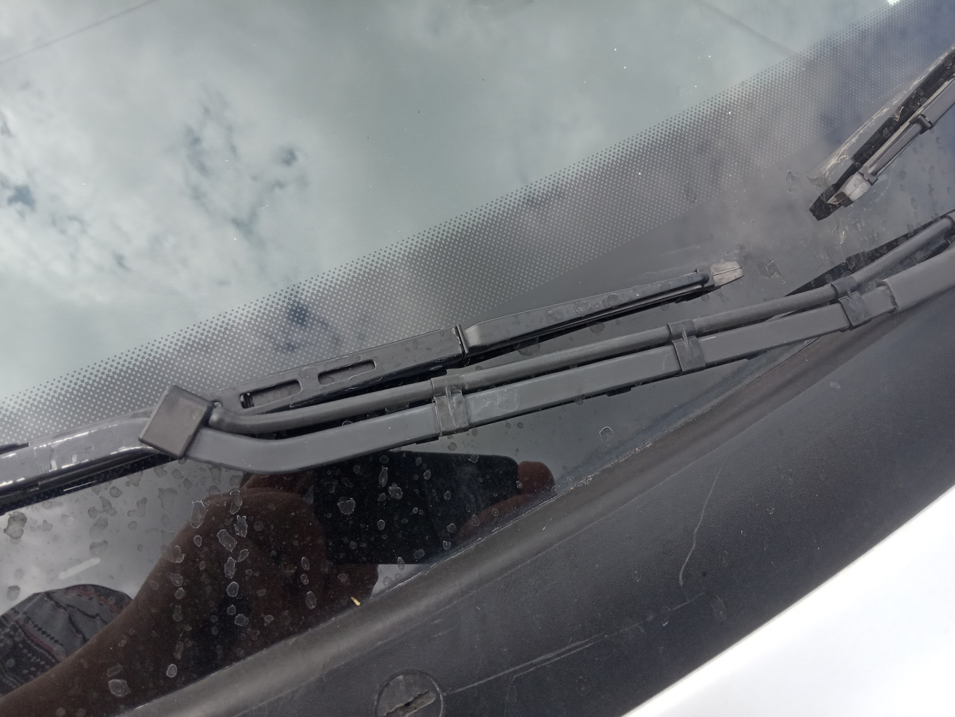 Если вы устали от того что очень плохо распыляют омывайку форсунки и их ...