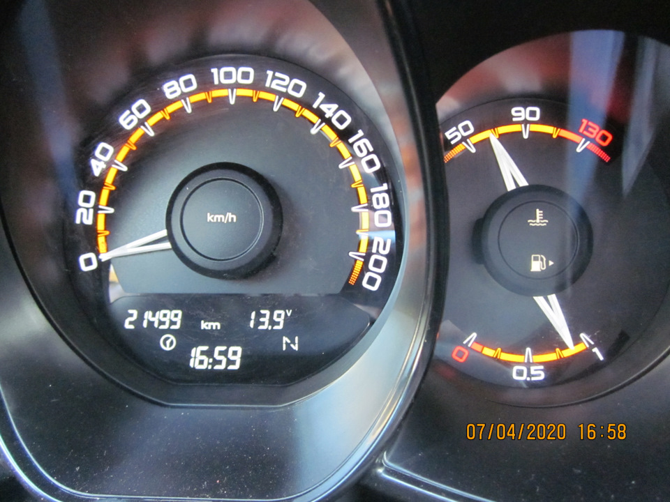 Пробег на котором впервые прошился — Lada Vesta SW (1G). Запчасти на фото: 910202