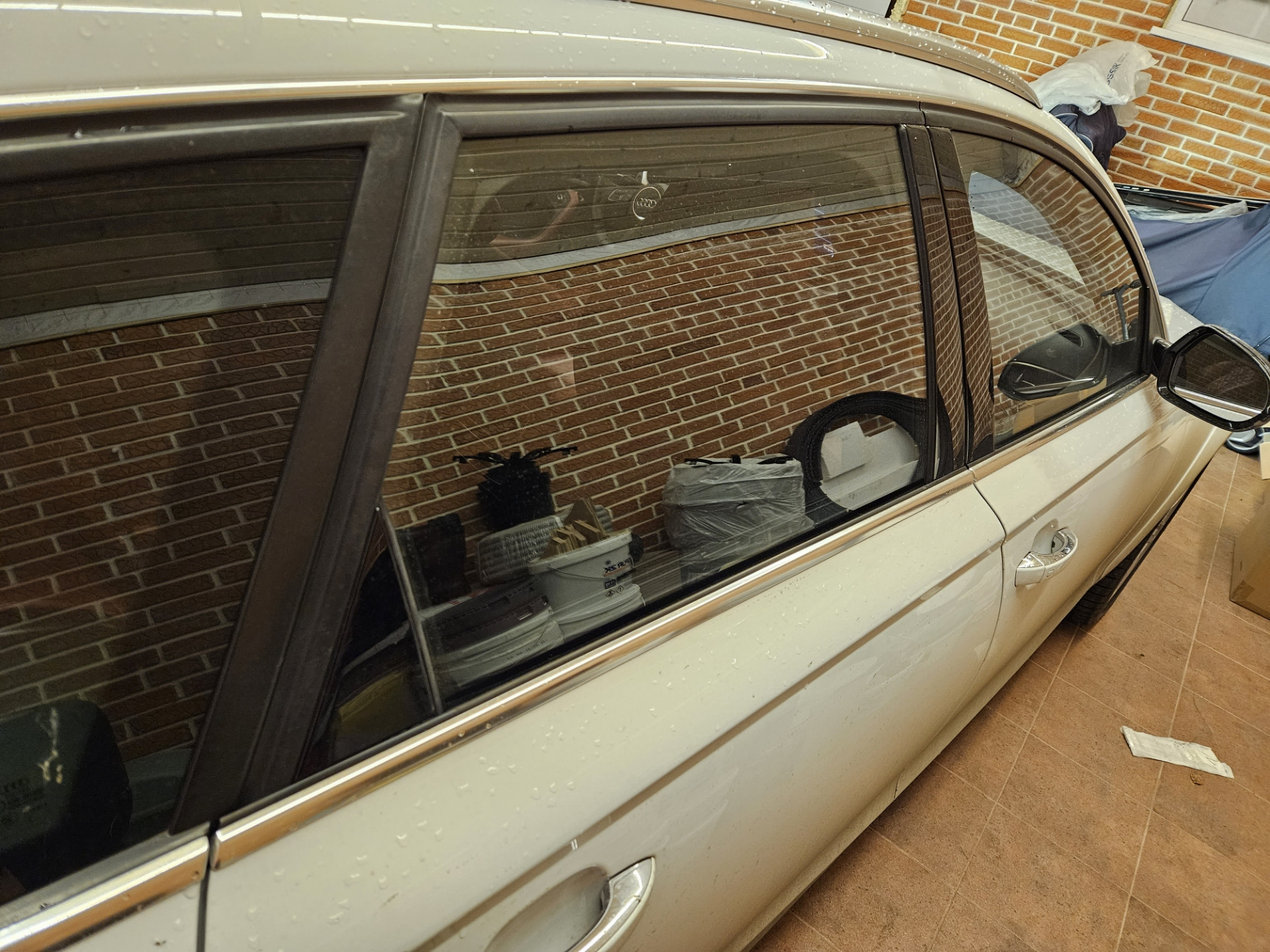 Part #1. Замена уплотнительных резинок дверей на рестовые. — Audi A6 ...