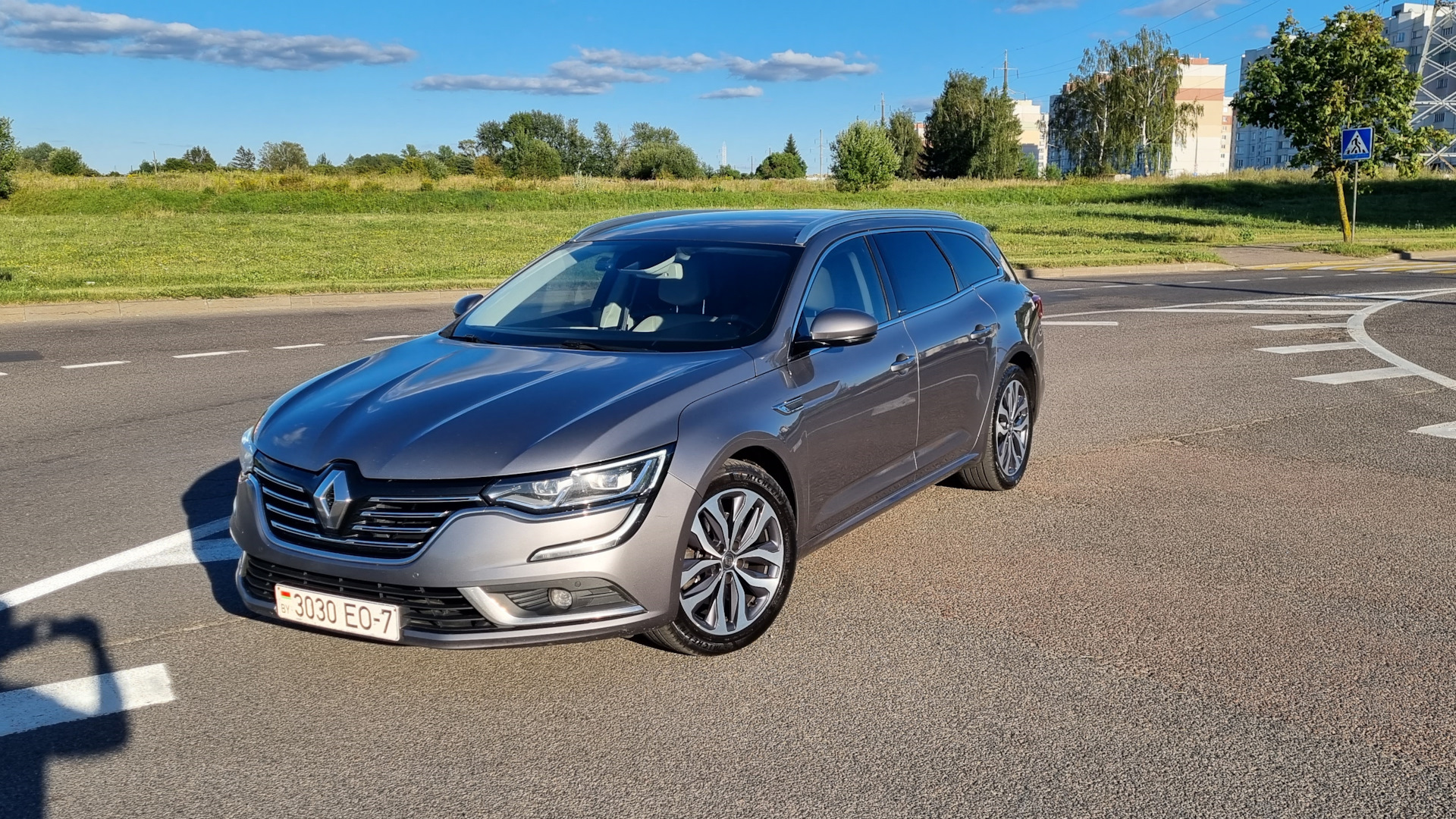 Renault talisman 1.6. Renault Talisman 2017. Рено талисман 1.6 дизель. Рено талисман 1.3 фото под капотом. Рено талисман отзывы владельцев дизель.