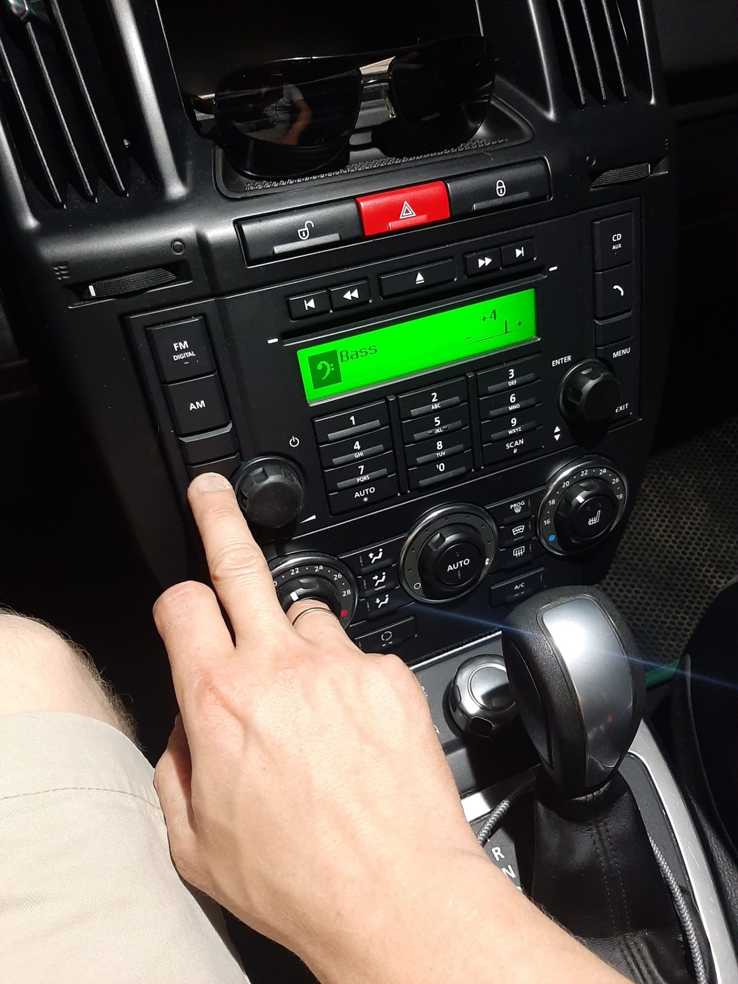 Магнитола — Land Rover Freelander 2, 2,2 л, 2011 года | автозвук | DRIVE2