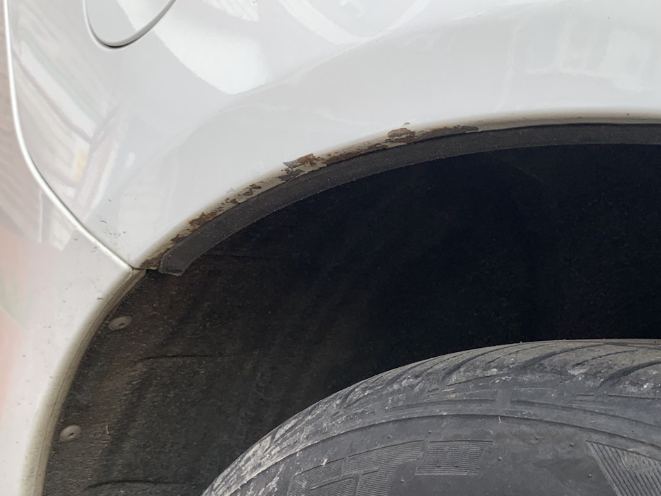 Заднее правое крыло — Volvo XC60 (1G)