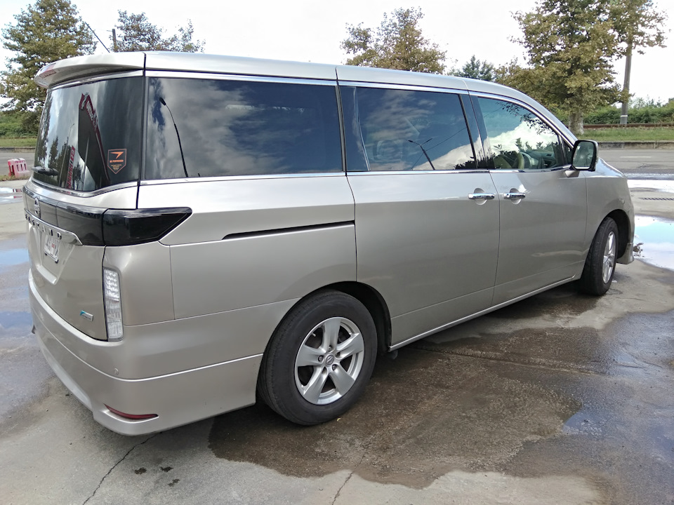 Nissan Elgrand e52