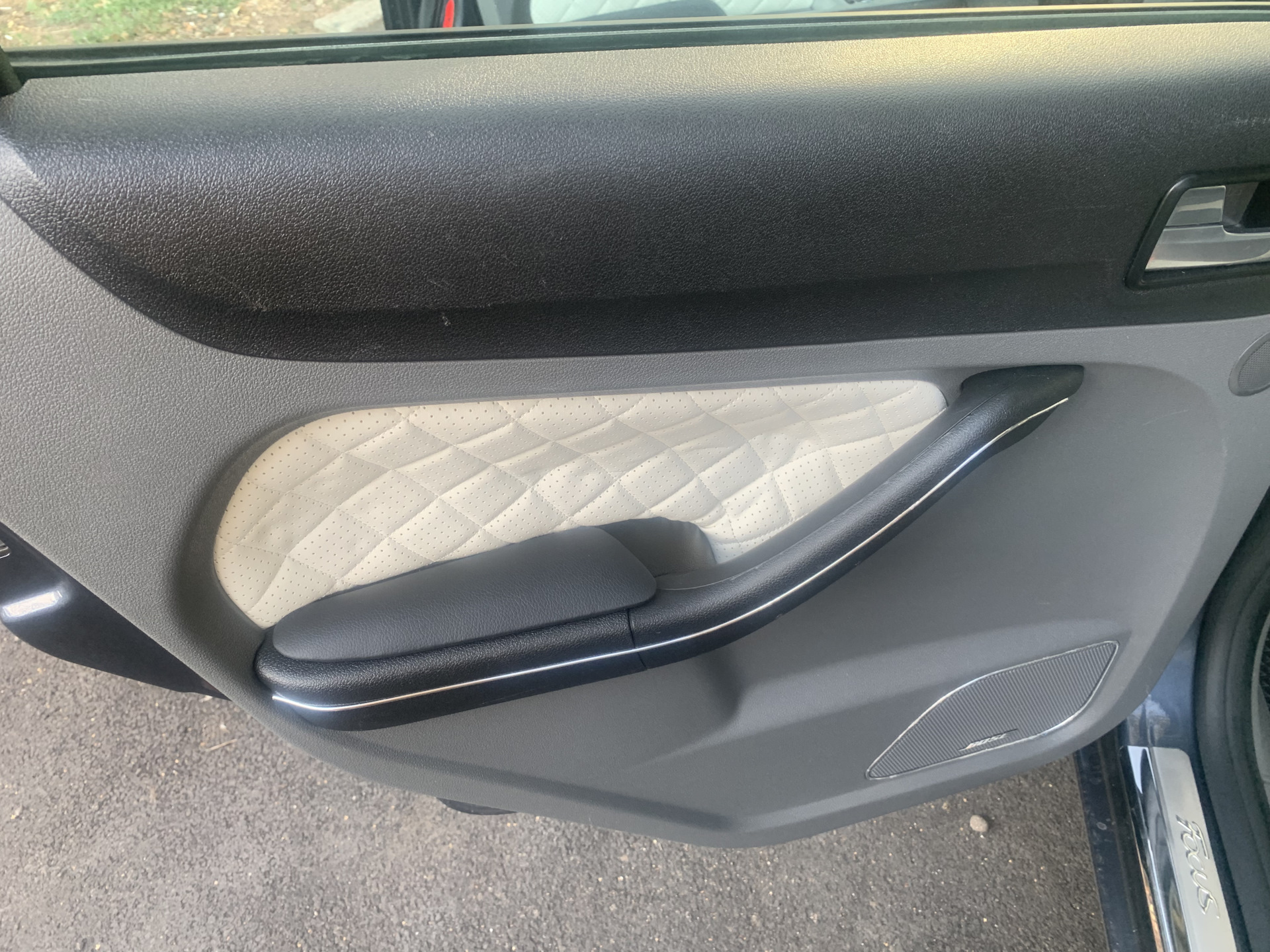 Новый тренд — накладки на подлокотники — Ford Focus Hatchback II, 1,6 л ...