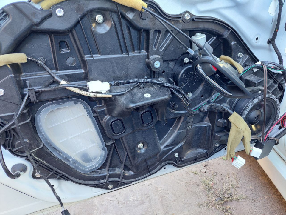 Подключение повторителей поворота в зеркалах — Mazda 6 (2G) GH, 1,8 л ...