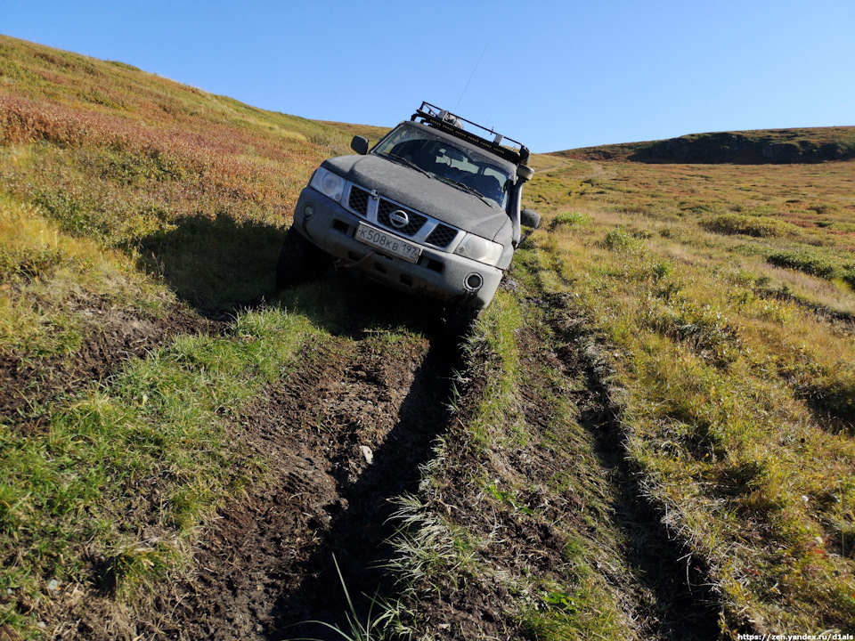 Спуск с Карсулу в долину Акколь — Nissan Patrol GR II (Y61)