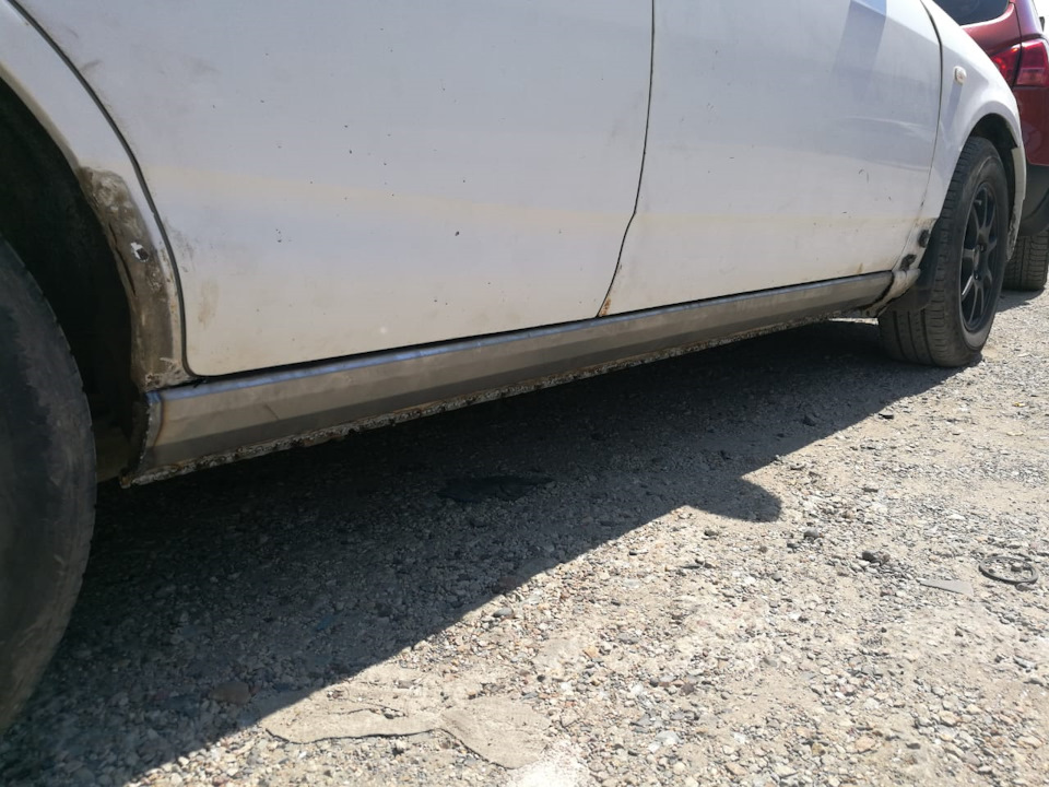 Не такие закругленные как оригинал, но не заметно да и пороги пластиковые будут — Nissan Wingroad (Y11)