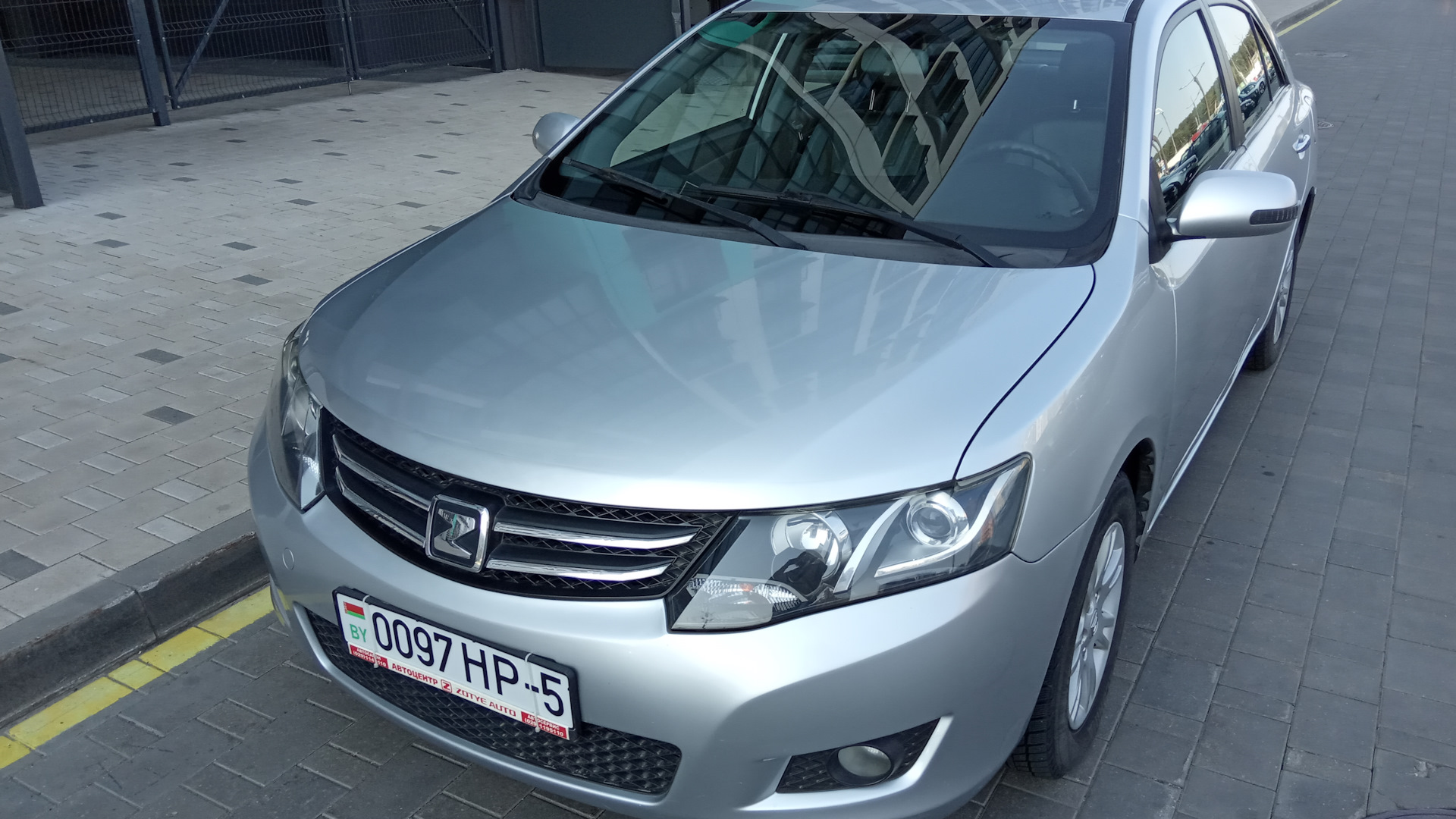 Седан Zotye z300