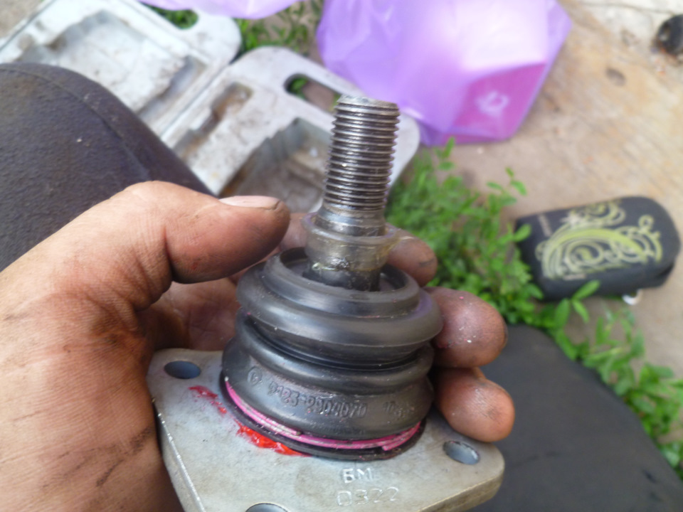 Одел и зафиксировал пыльник затем колечко — Lada 2120 Надежда