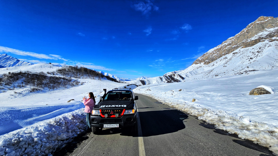 остановка для фоток — Mitsubishi Montero Sport (1G)