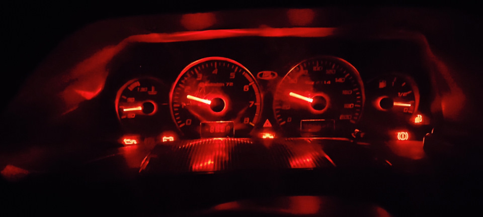 Приборная панель с двухканальным плавным розжигом, тест стрелок ...