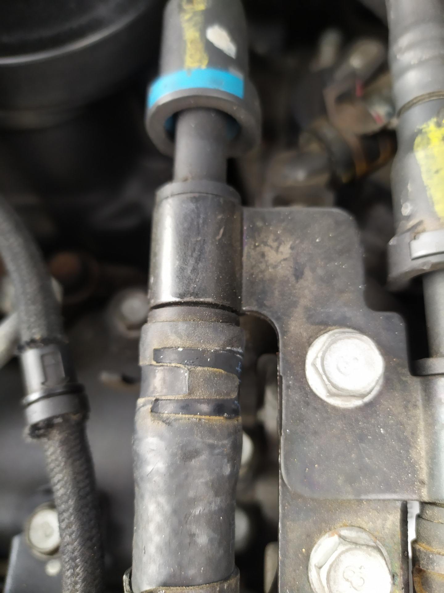 Замена топливного шланга CRDI 2.0 — KIA Sportage (3G), 2 л, 2011 года ...