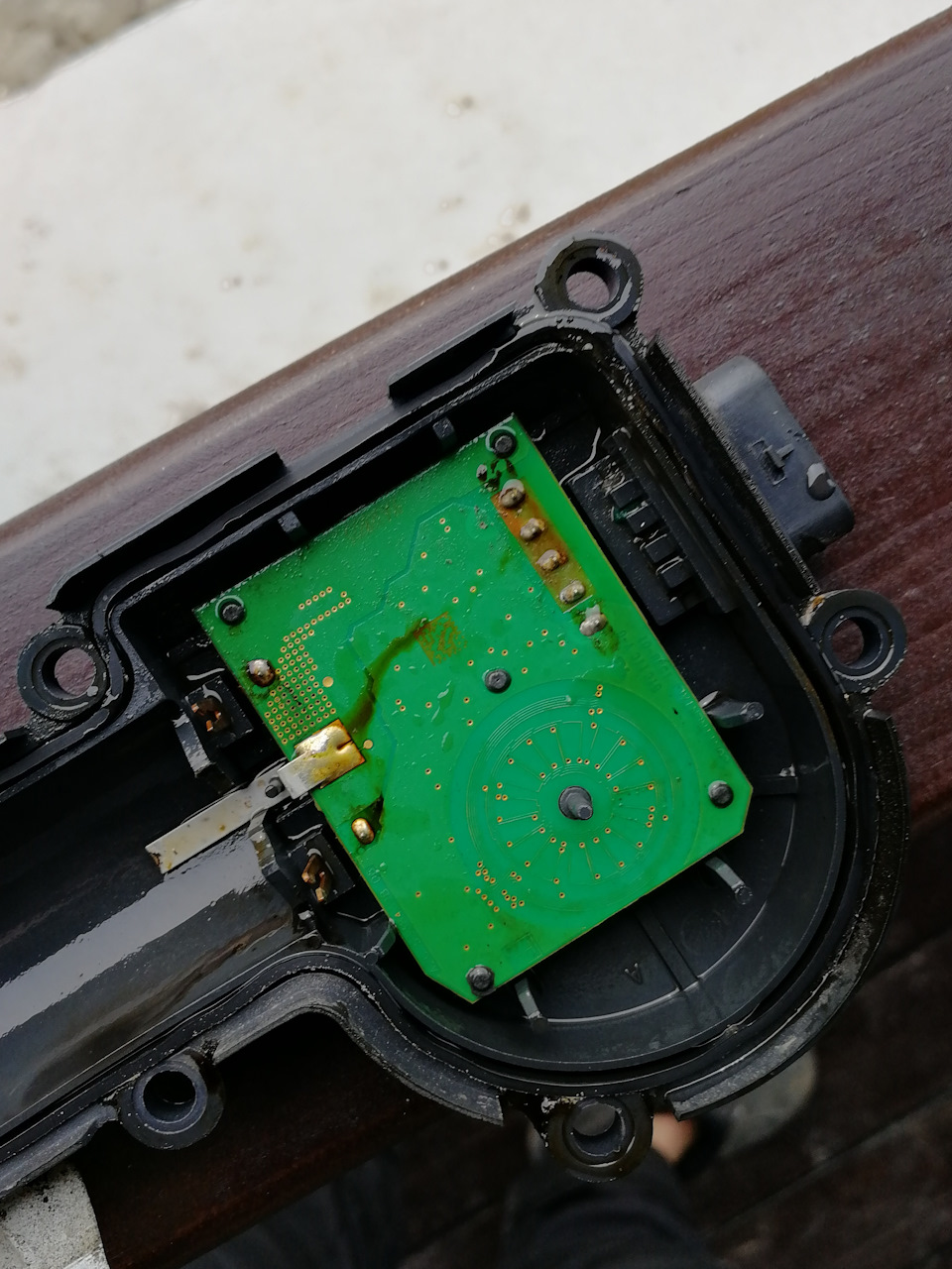 Мокрая плата управления — Audi A6 (C7). Запчасти на фото: 000000009, A0000000000