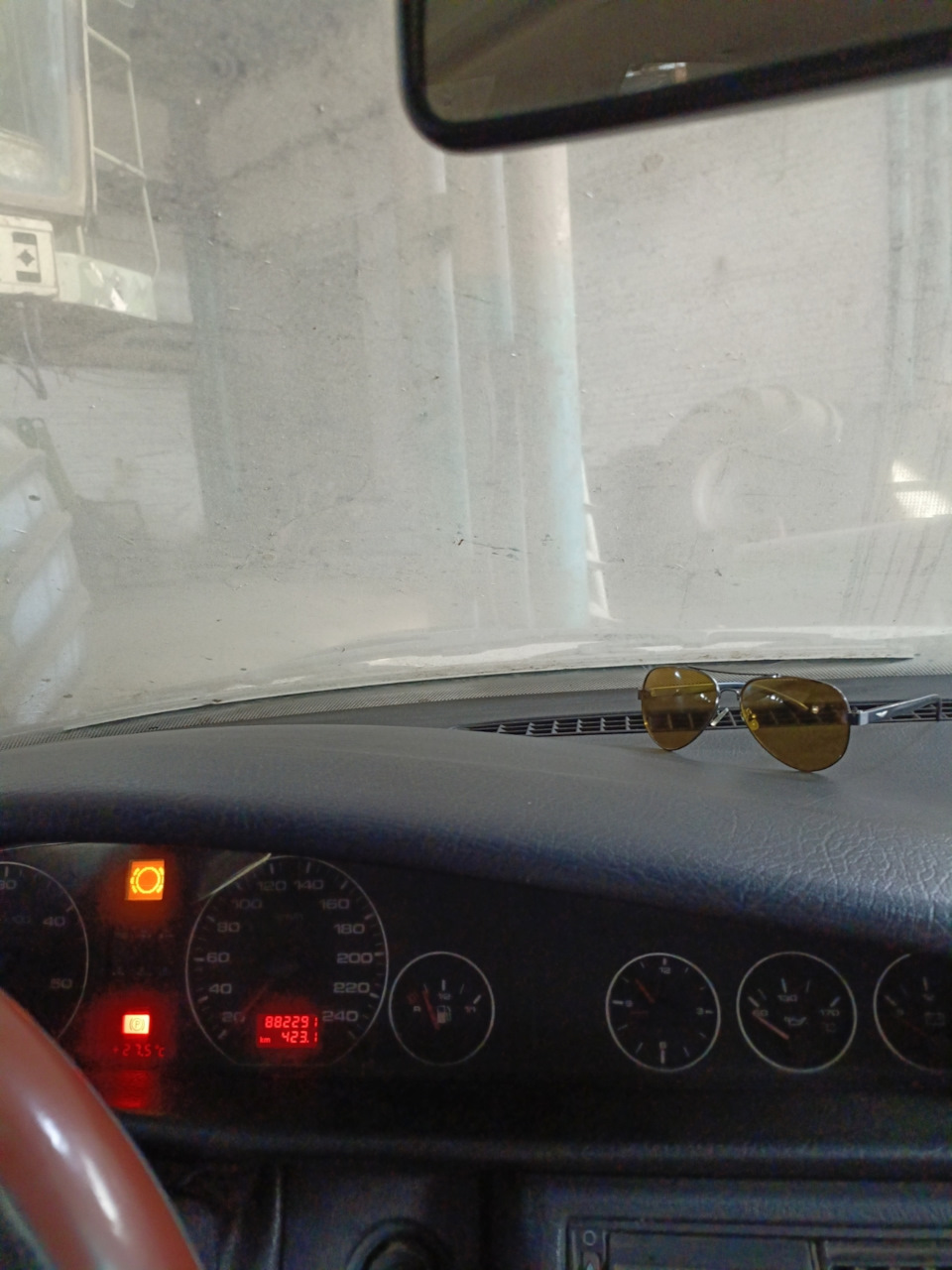 Фото в бортжурнале Audi A6 (C4). Запчасти на фото: B8229