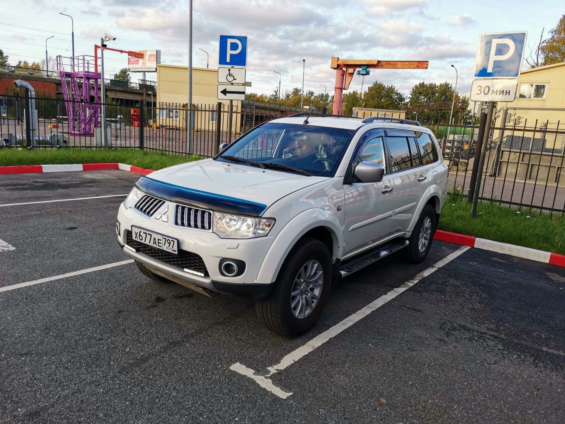 Паджеро спорт 2 москва. Паджеро спорт 2 123 регион. Мицубиси Паджеро спорт 2 тонировка лоб. Митсубиси Паджеро спорт 2021 обзор. Отзывы владельцев Митсубиси Паджеро спорт 2.5 дизель 2006 года выпуска.
