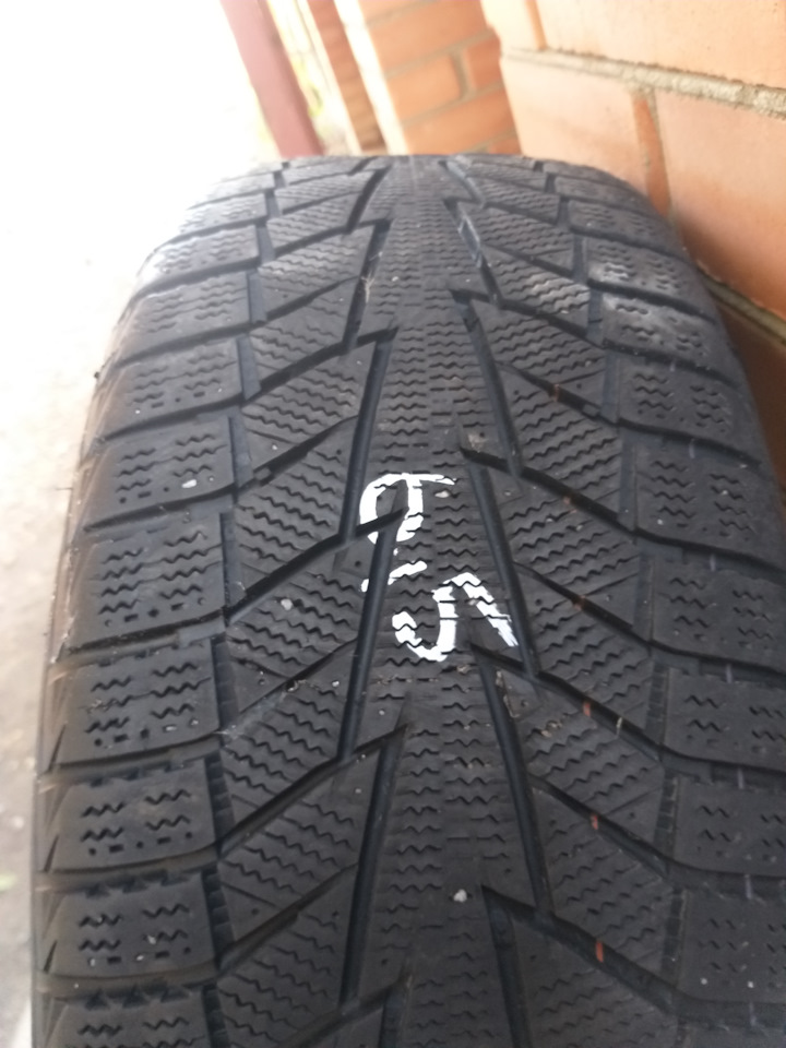 Шины зимние нешипованные Hankook 205/55 R16 на Audi A4 (B5), Audi A6 ...