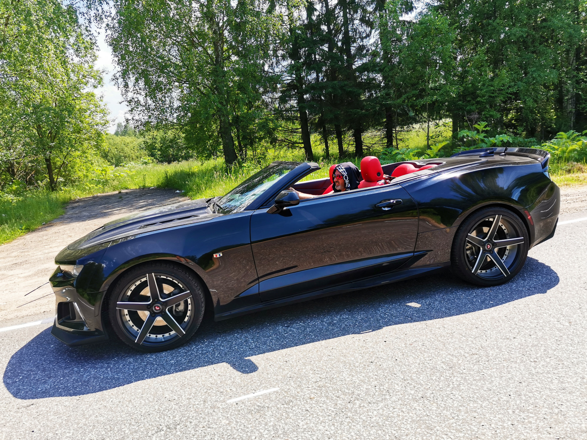 М6 отзывы владельцев. Camaro 6 кабриолет. Chevrolet Camaro vi багажник